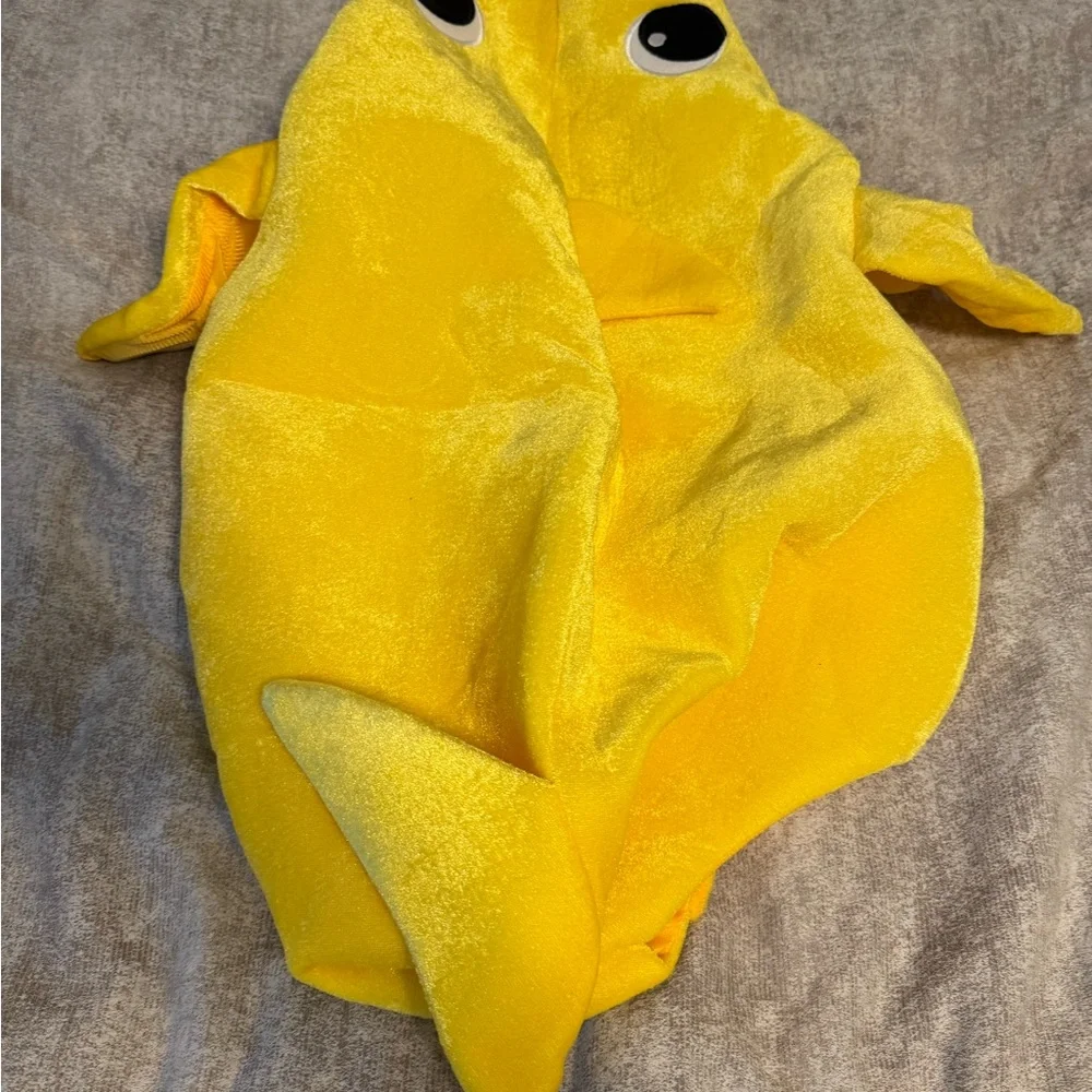Yellow Baby Shark Costume - Picture 5 of 9